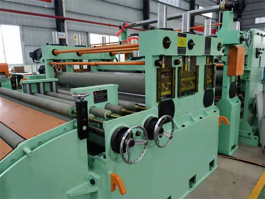 แผ่นอลูมิเนียมม้วน Fly Shear Cut ความยาวเส้น ความกว้าง 300-1600mm