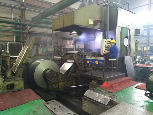 Six Roller Six High 6 Hi Cold Rolling Mill Line ในโรงงานเหล็ก