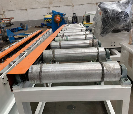 เครื่องหนีบเหล็กม้วนแบบ Heavy Gauge Flying Shear Cut To Length Line 3-10 X 1600