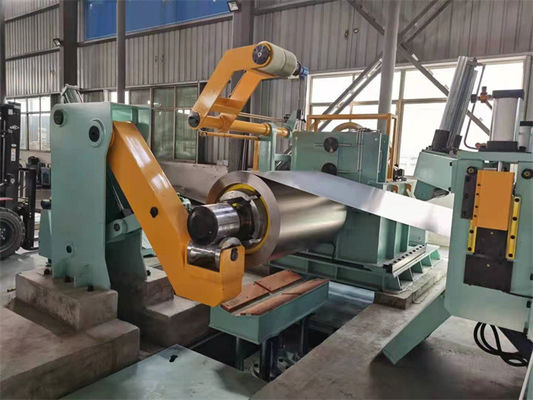 แผ่นเครื่องใช้ภายในบ้าน Flying Cut To Length Line สำหรับ PPGI Steel Coil