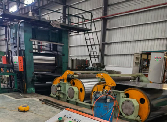 ผิวผ่านการม้วนความเครียดการปรับระดับ Mill Line 4Hi 0.2-1.5 X 1300